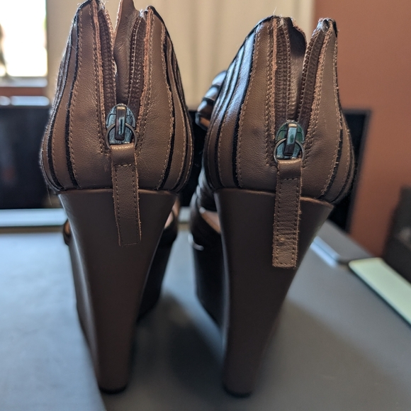 L.A.M.B Bernadette Leather Wedge W7.5 - Picture 4 of 8